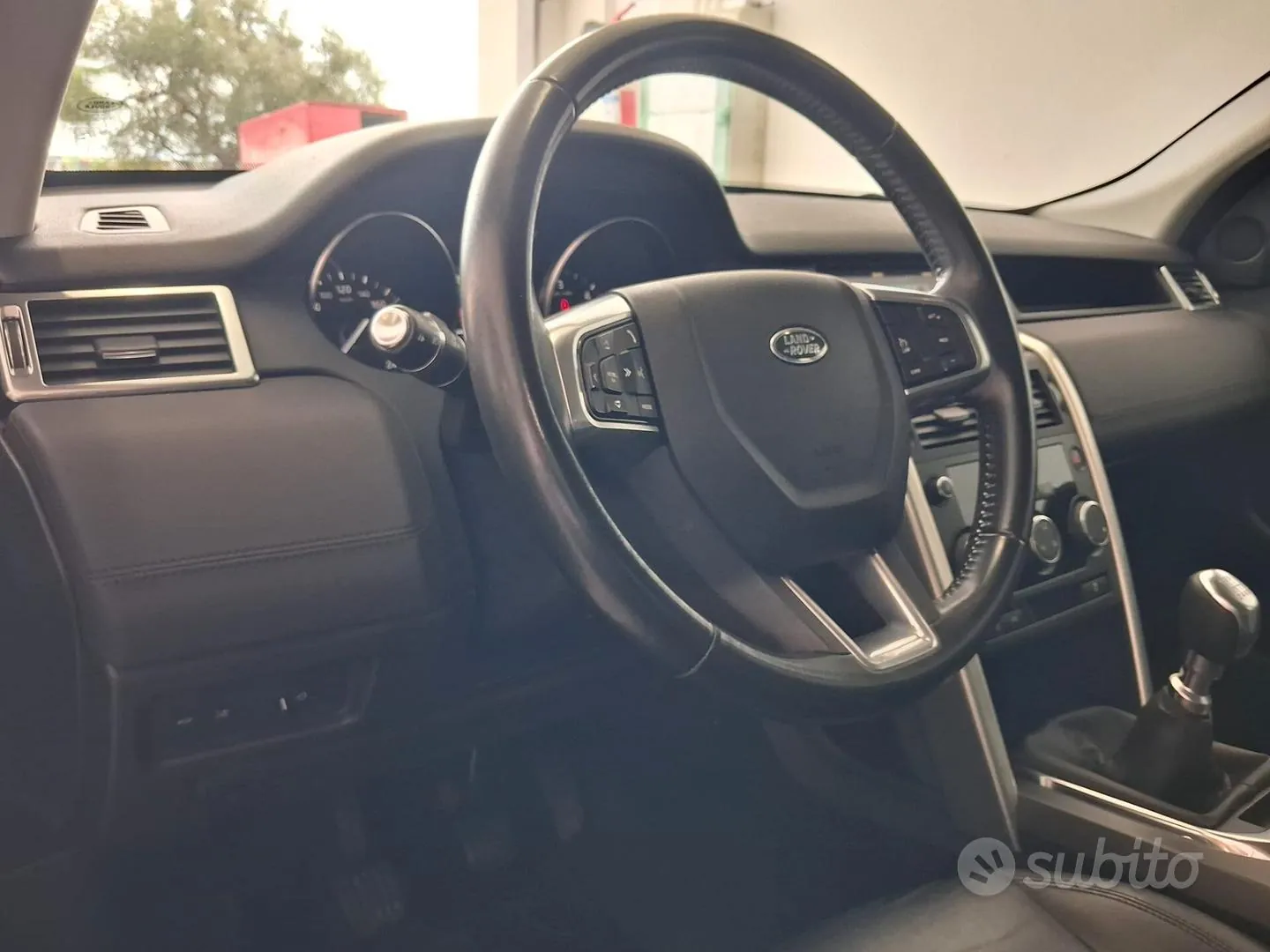 Land Rover Discovery Sport 2018 photo 5