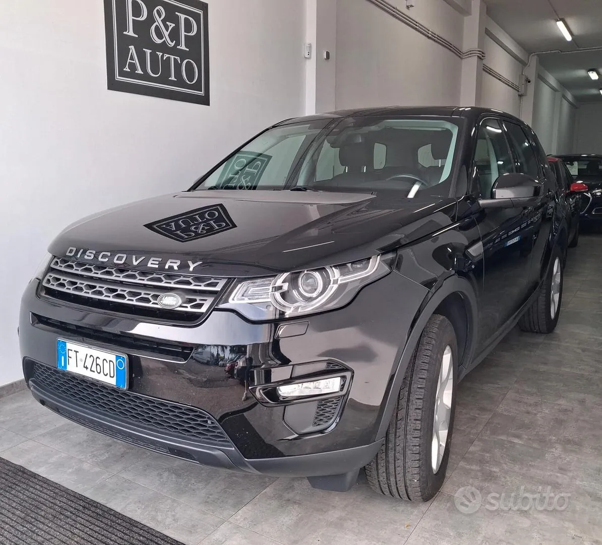 Land Rover Discovery Sport 2018 photo 2