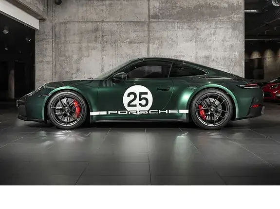 Porsche 911 2025 photo 2