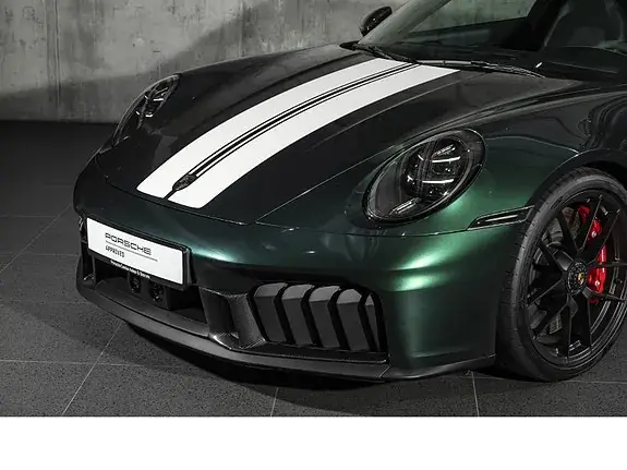Porsche 911 2025 photo 4