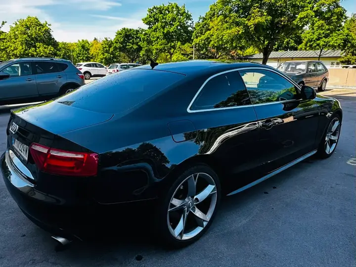 Audi A5 2009 photo 3