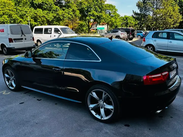Audi A5 2009 photo 2