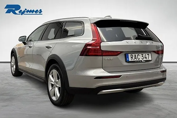 Volvo V60 Cross Country 2023 photo 3