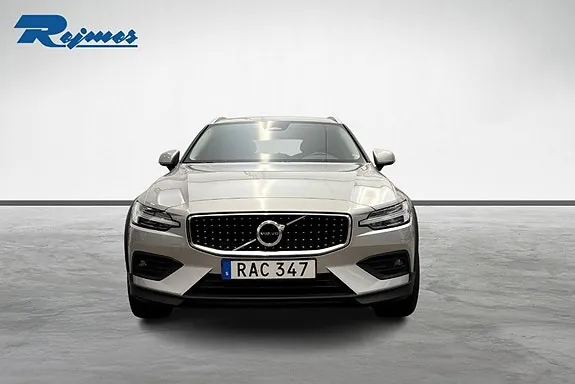 Volvo V60 Cross Country 2023 photo 4