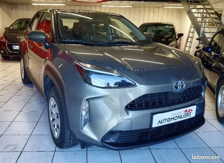 Toyota Yaris Cross 2024 photo 2