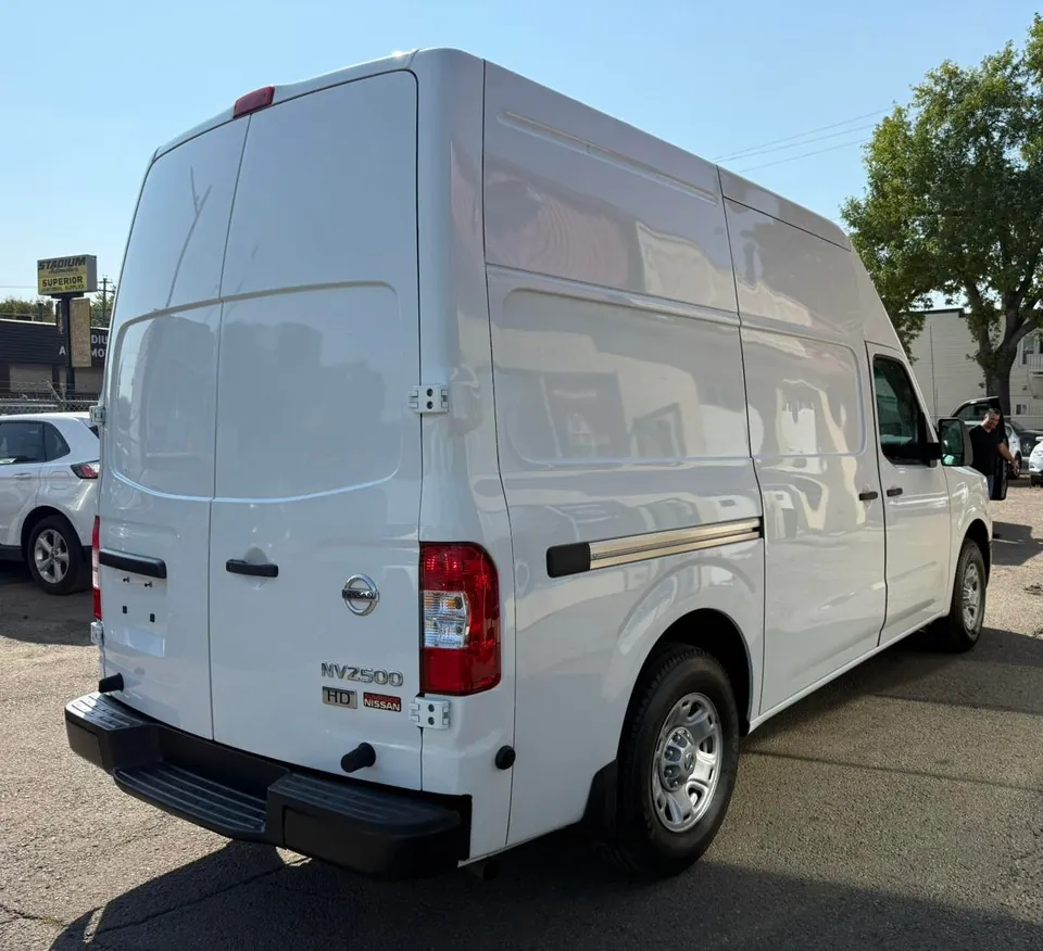 Nissan Nv 2500 2013 photo 5