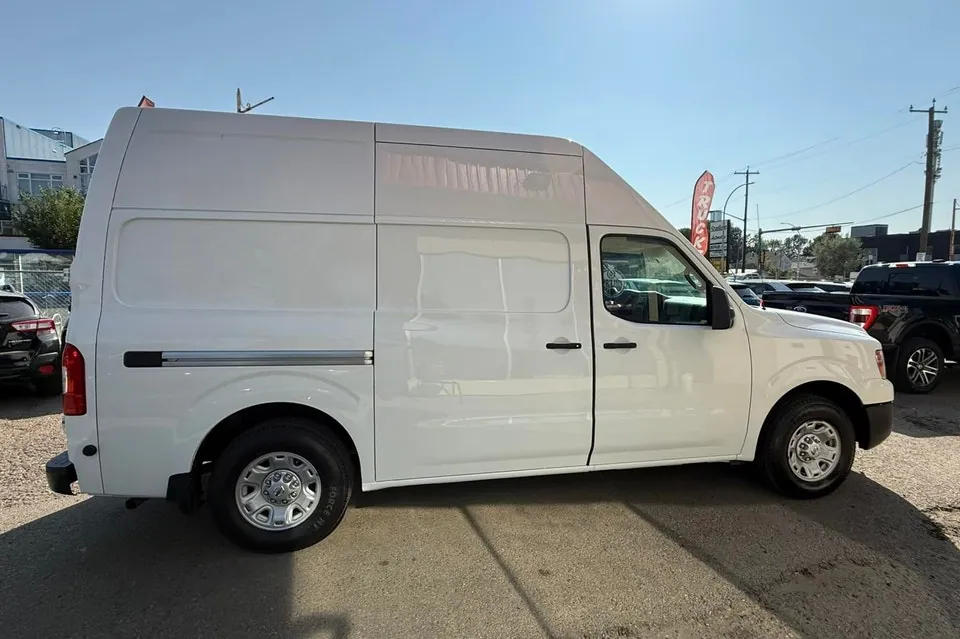 Nissan Nv 2500 2013 photo 4