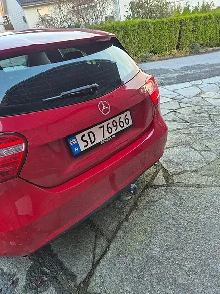 Mercedes-Benz A 180 2014 photo 2