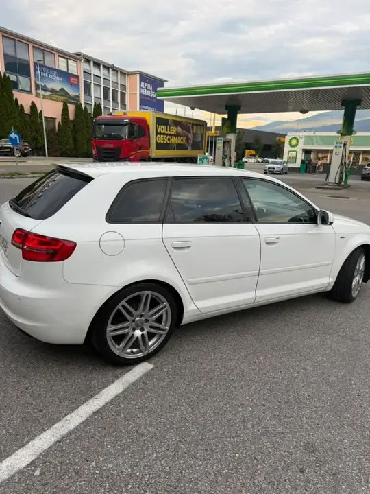 Audi A3 Sportback 2012 photo 2