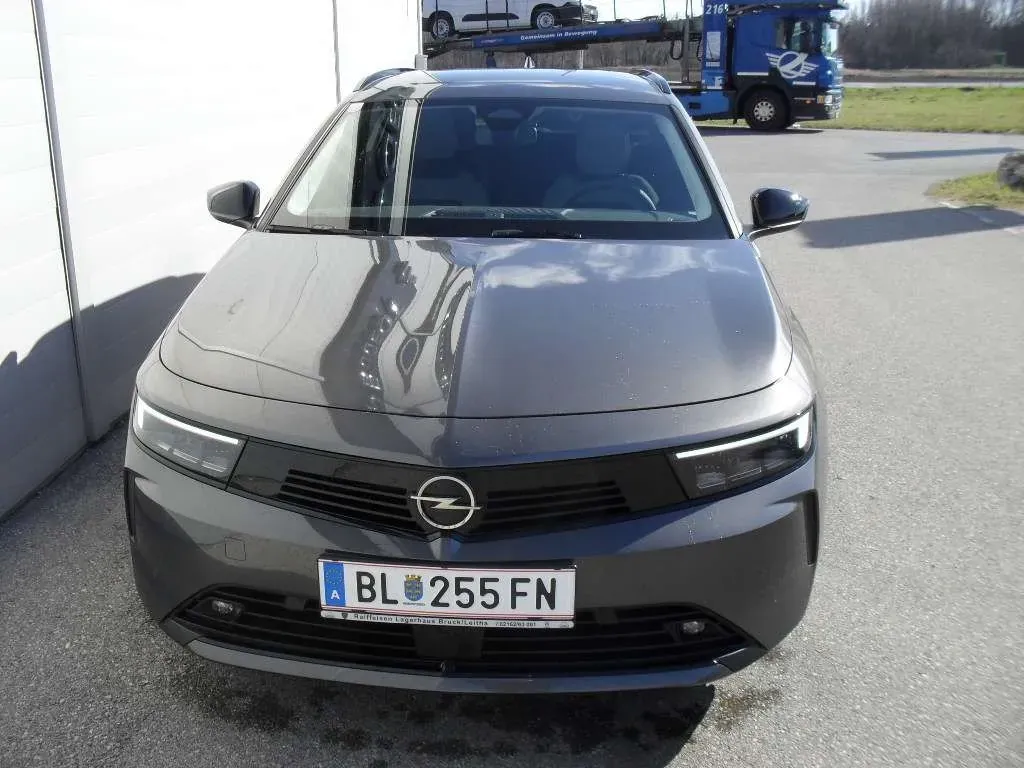 Opel Astra 2024 photo 2
