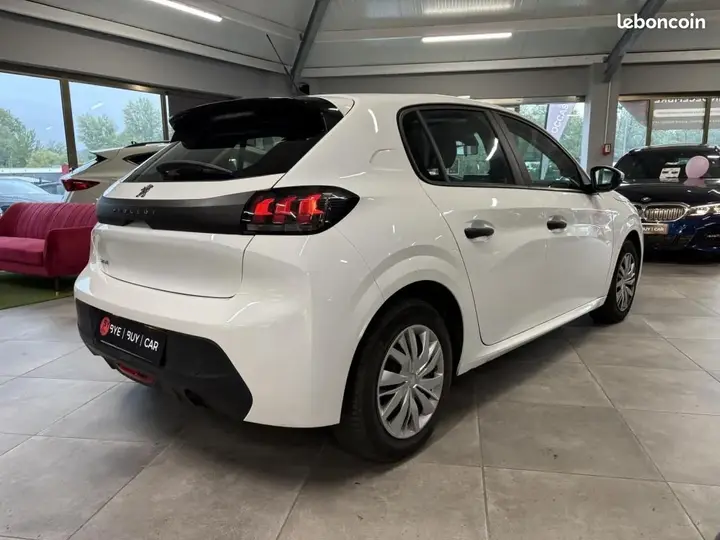 Peugeot 208 2021 photo 3