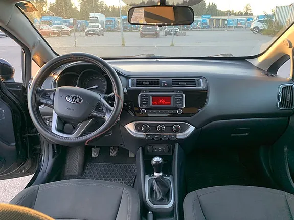 Kia Rio 2015 photo 4