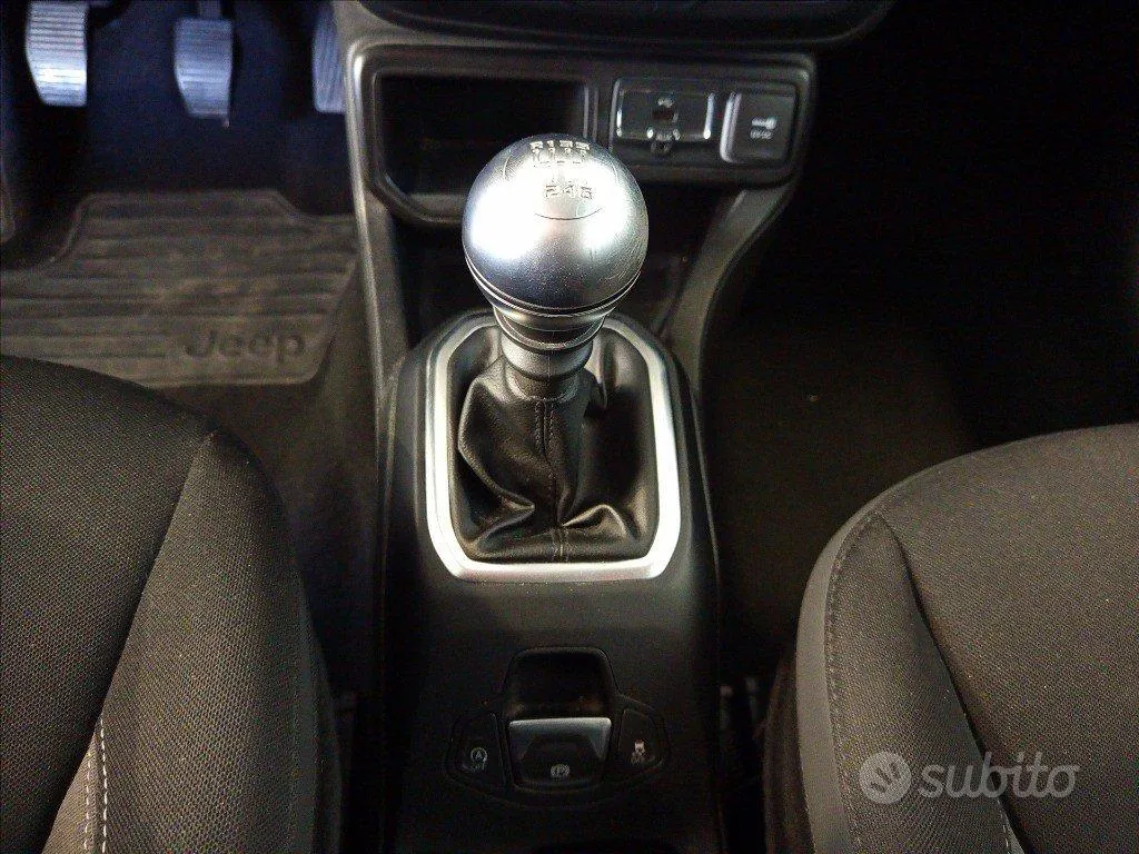Jeep Renegade 2023 photo 3