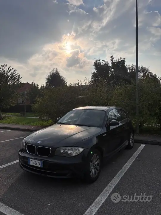 BMW 118 2009 photo 3