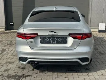 Jaguar Xe 2021 photo 3