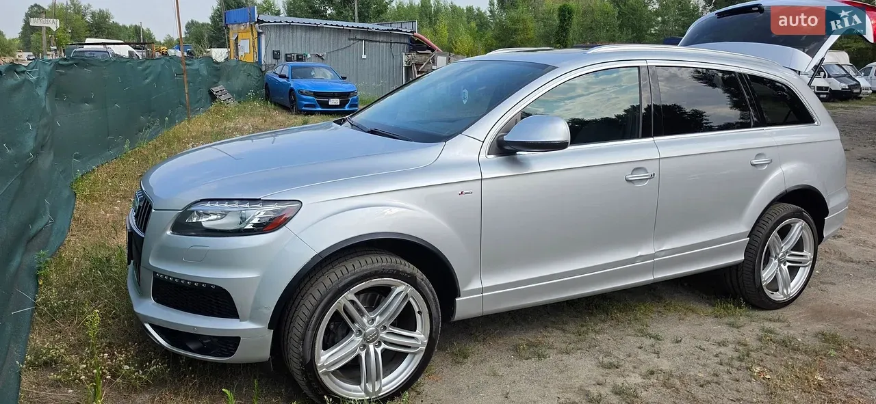 Audi Q7 2013 photo 2