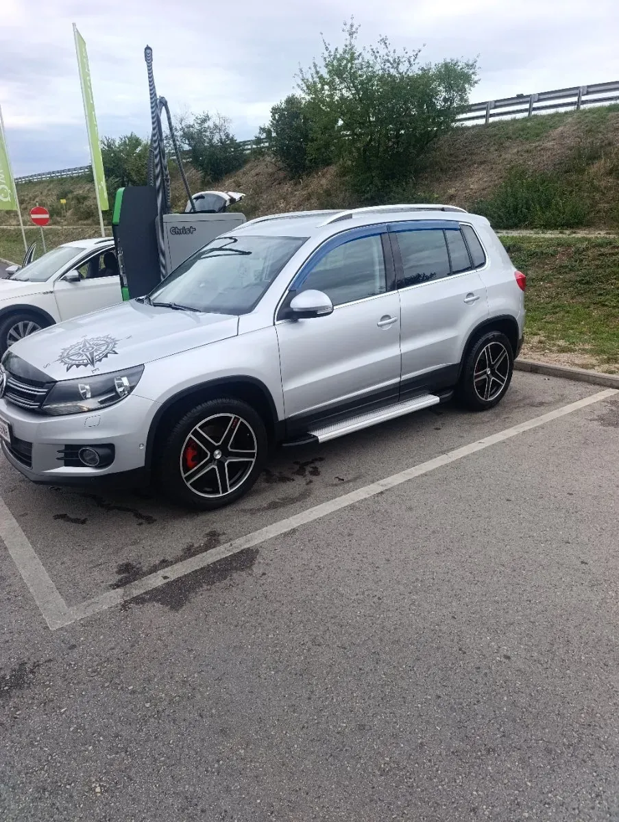 Volkswagen Tiguan 2012 photo 3