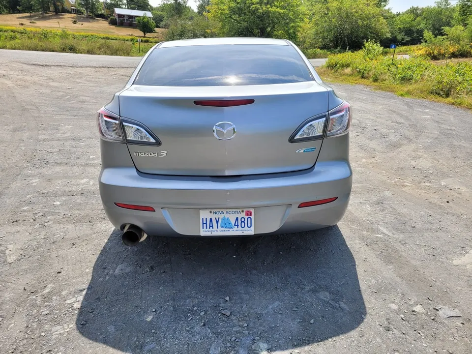 Mazda 3 2012 photo 2