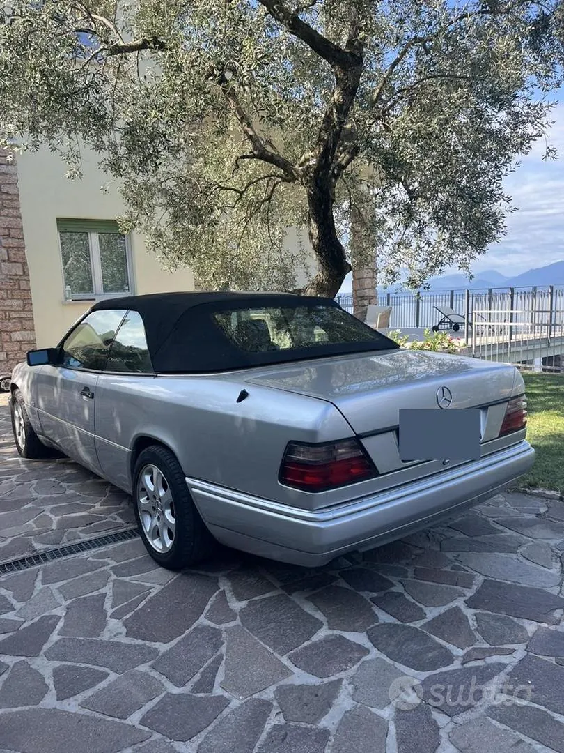 Mercedes-Benz E-Class Cabriolet 1994 photo 5