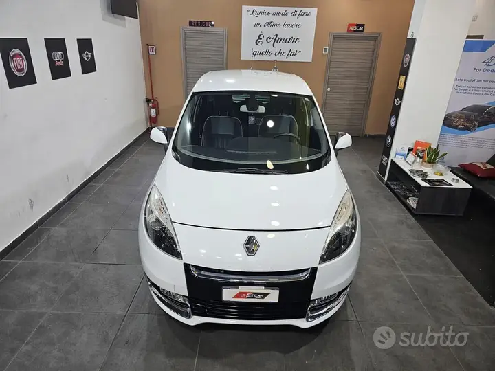 Renault Scenic 2013 photo 2