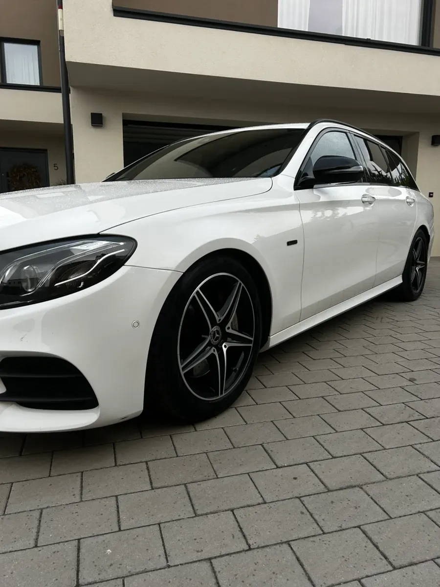 Mercedes-Benz E-Class 2019 photo 2