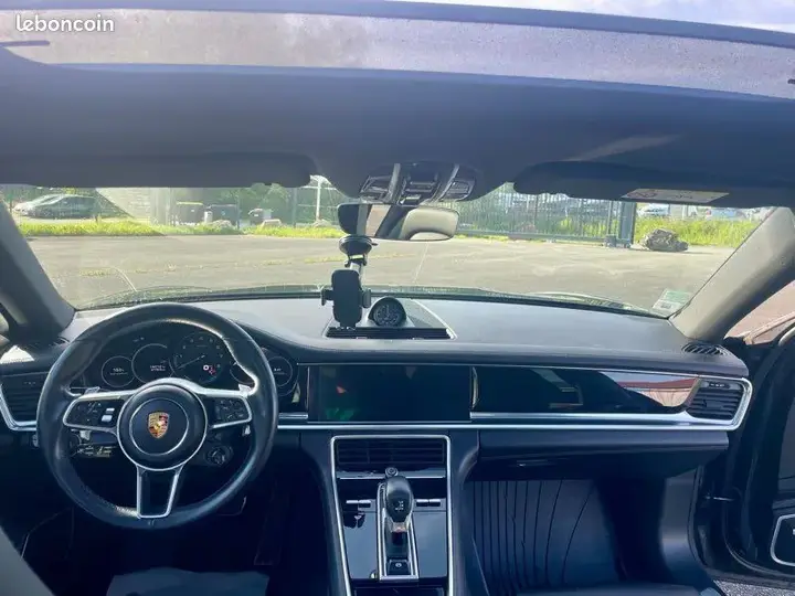 Porsche Panamera 2018 photo 3