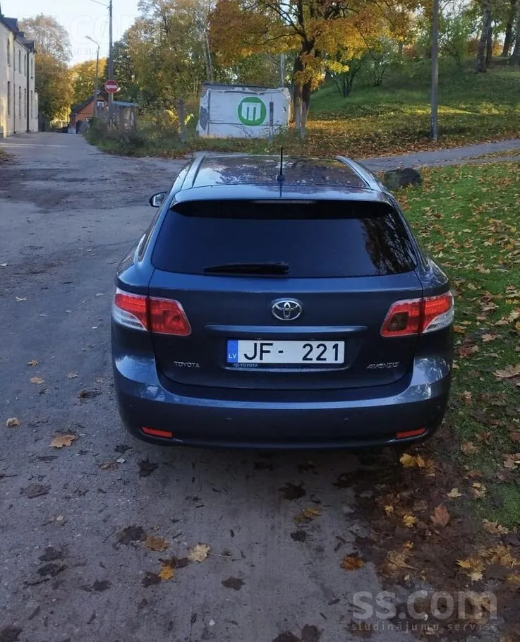Toyota Avensis 2011 photo 3