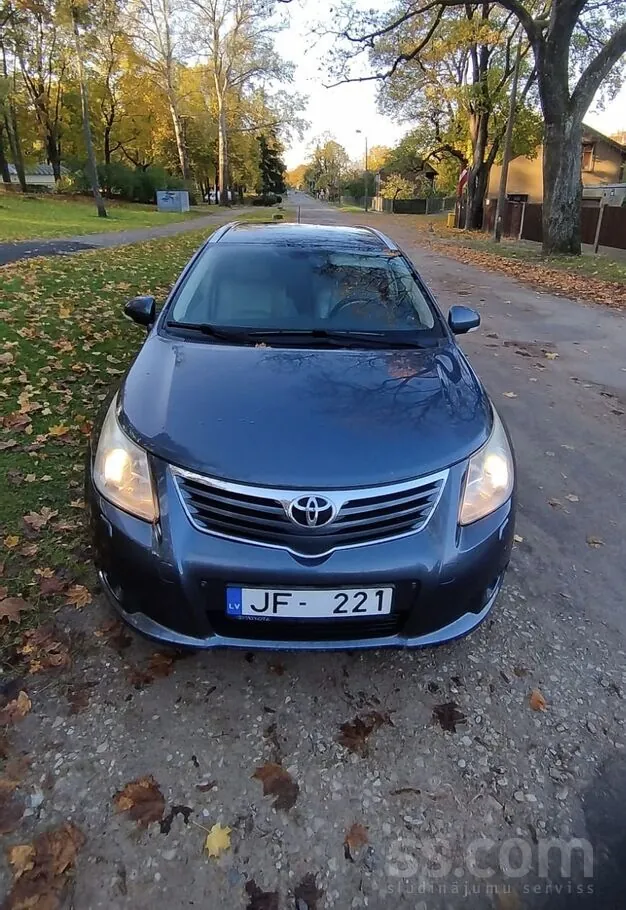 Toyota Avensis 2011 photo 2
