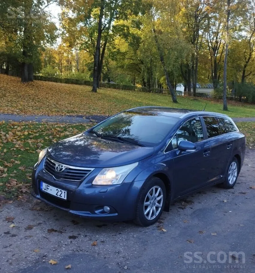 Toyota Avensis 2011 photo 4