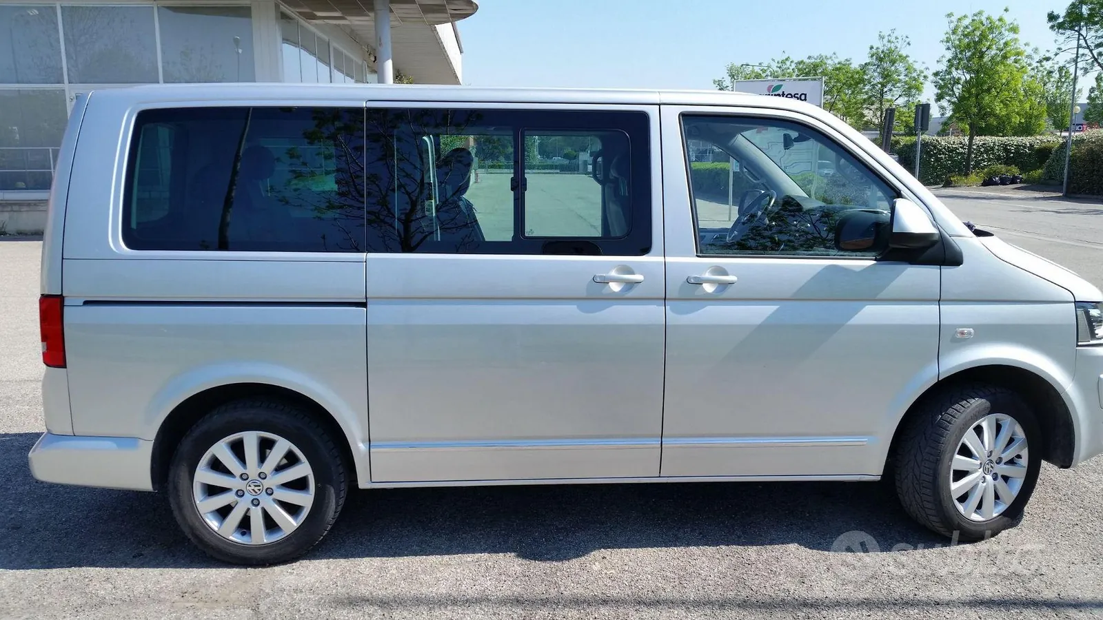 Volkswagen Multivan 2013 photo 2