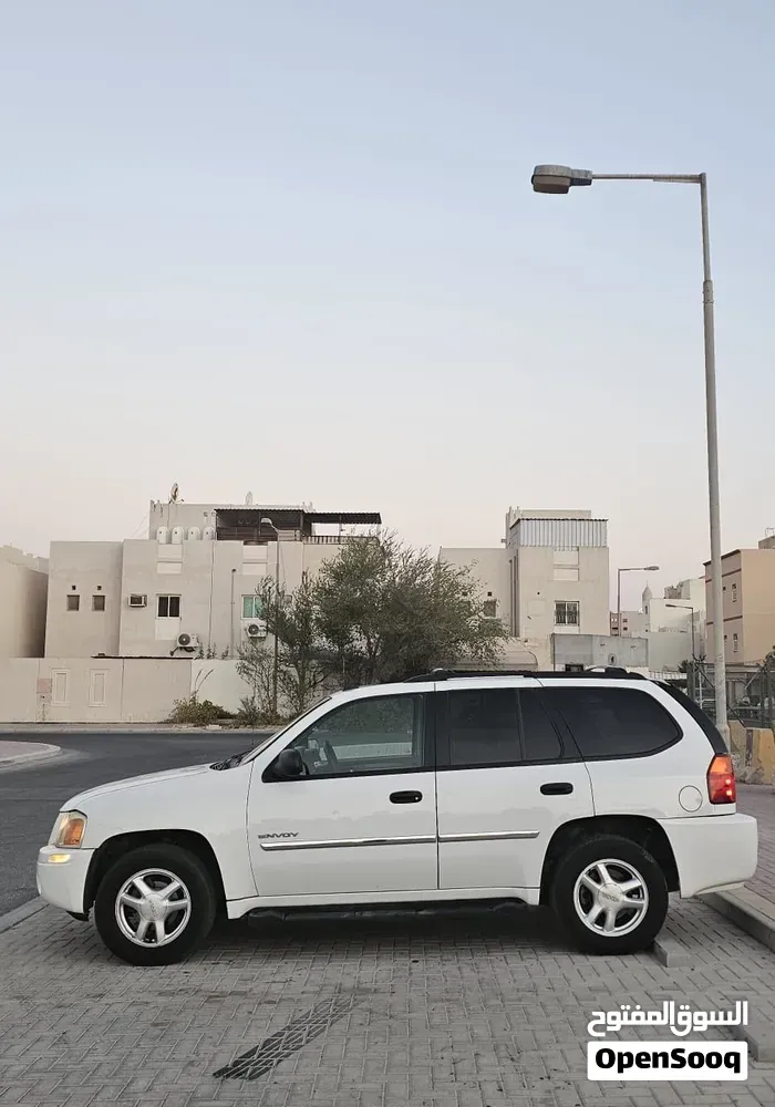 GMC Envoy 2006 photo 2