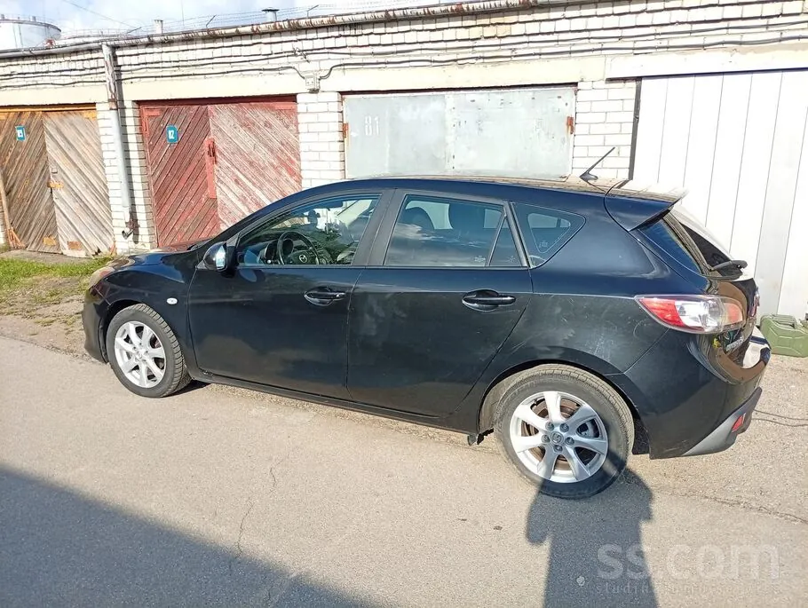 Mazda Mazda3 2010 photo 2