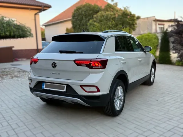 Volkswagen T-Roc 2022 photo 2