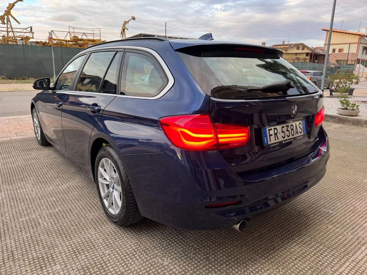 BMW 3 Series 2018 photo 4