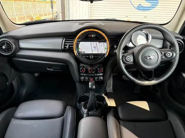 Mini Cooper D 2019 photo 2