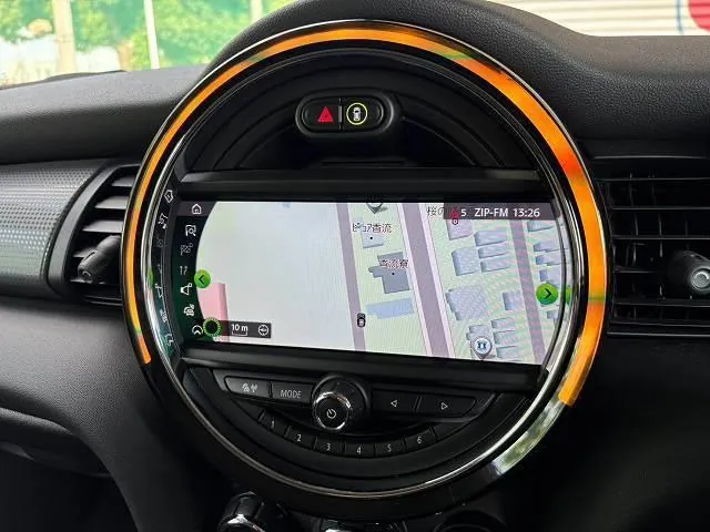 Mini Cooper D 2019 photo 3