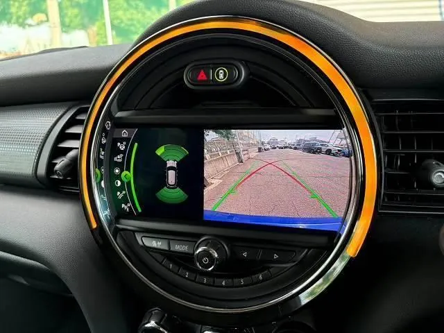 Mini Cooper D 2019 photo 4