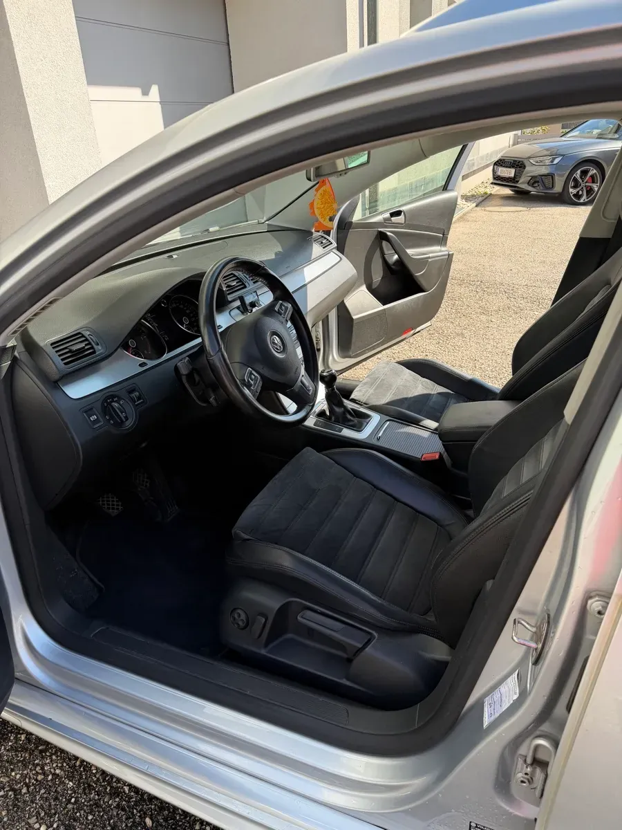Volkswagen Passat 2010 photo 2
