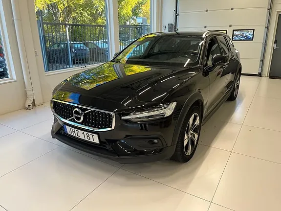 Volvo V60 Cross Country 2021 photo 2