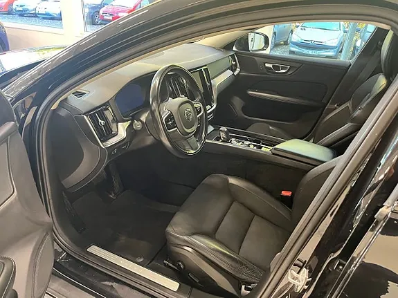 Volvo V60 Cross Country 2021 photo 5