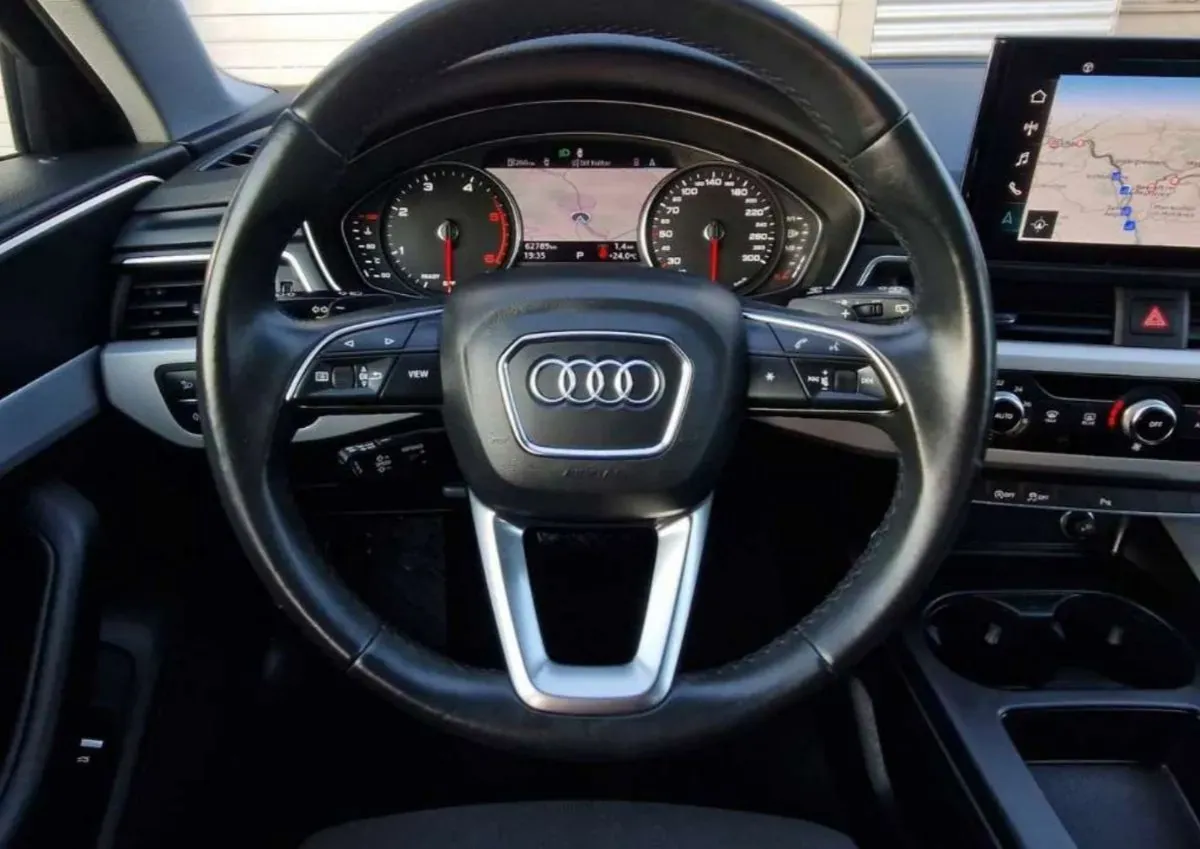 Audi A4 2021 photo 2