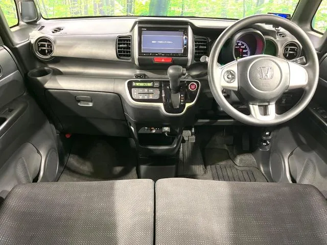 Honda N-Box 2017 photo 2