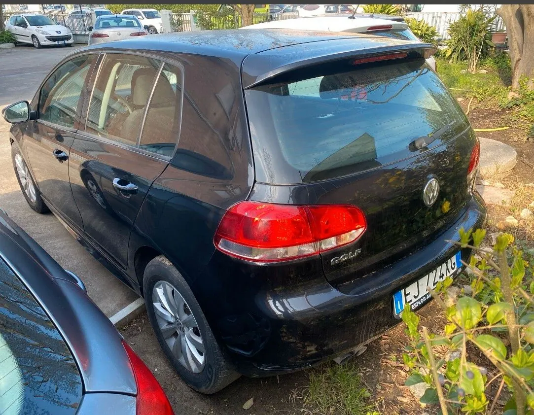 Volkswagen Golf 2012 photo 2