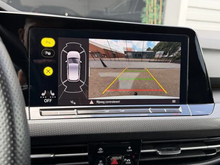 Volkswagen Golf 2022 photo 2