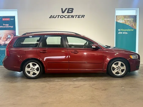 Volvo V50 2011 photo 2