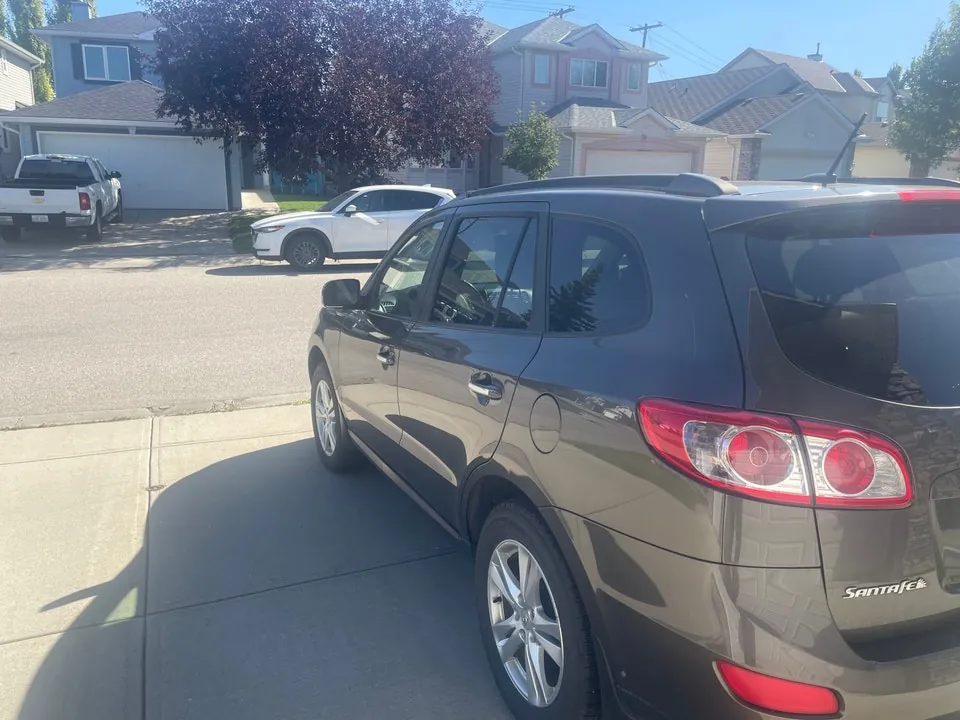 Hyundai Santa Fe 2012 photo 3