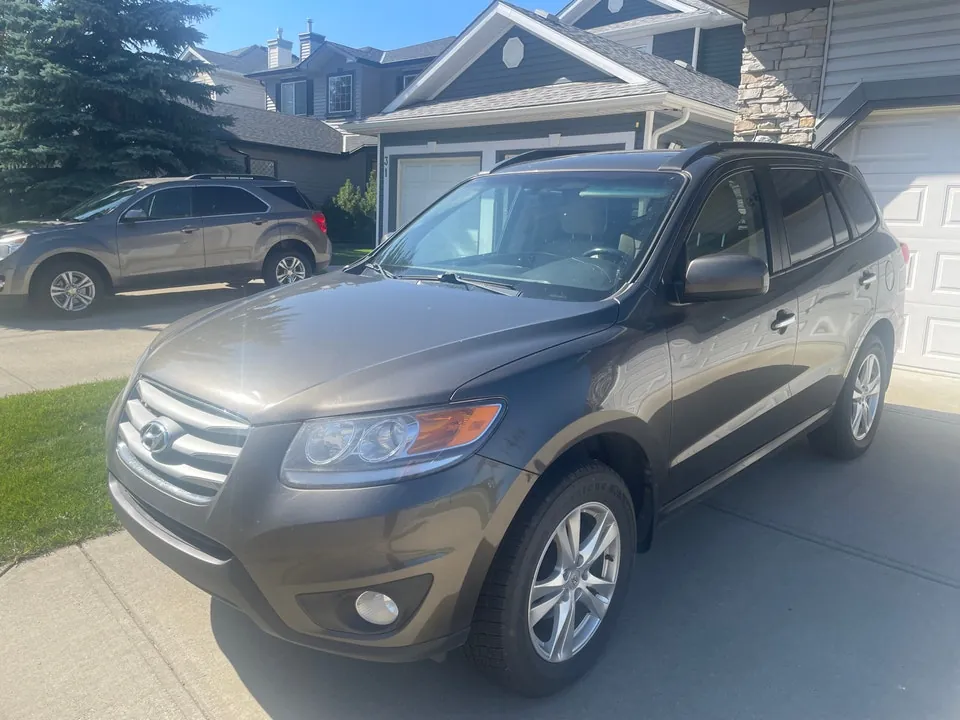 Hyundai Santa Fe 2012 photo 2