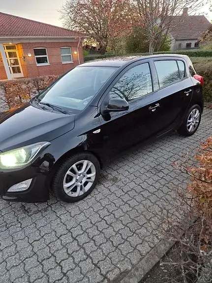 Hyundai I20 2013 photo 2