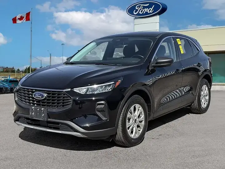 Ford Escape 2024 photo 2