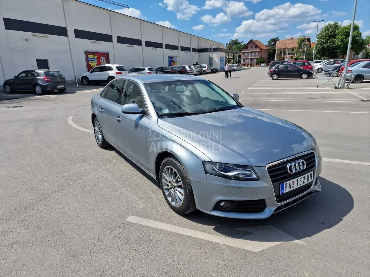 Audi A4 2011 photo 2
